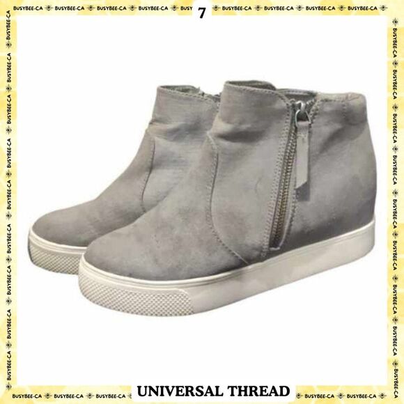 Grey Comfort & Chic Wedges (Size 7) by Universal Thread: Elevate Your Style - Picture 1 of 2
